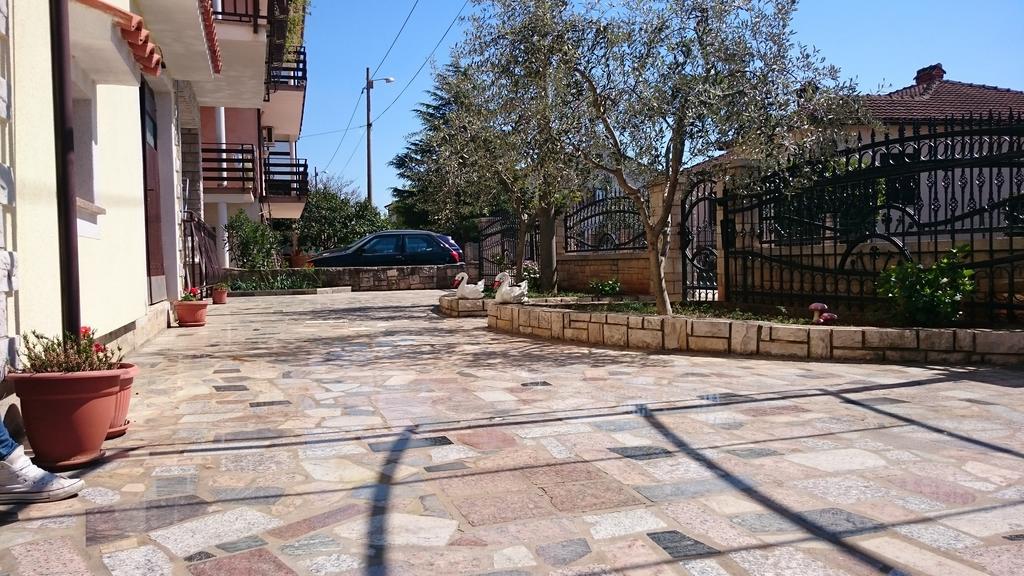Apartments Ruza Umag Luaran gambar
