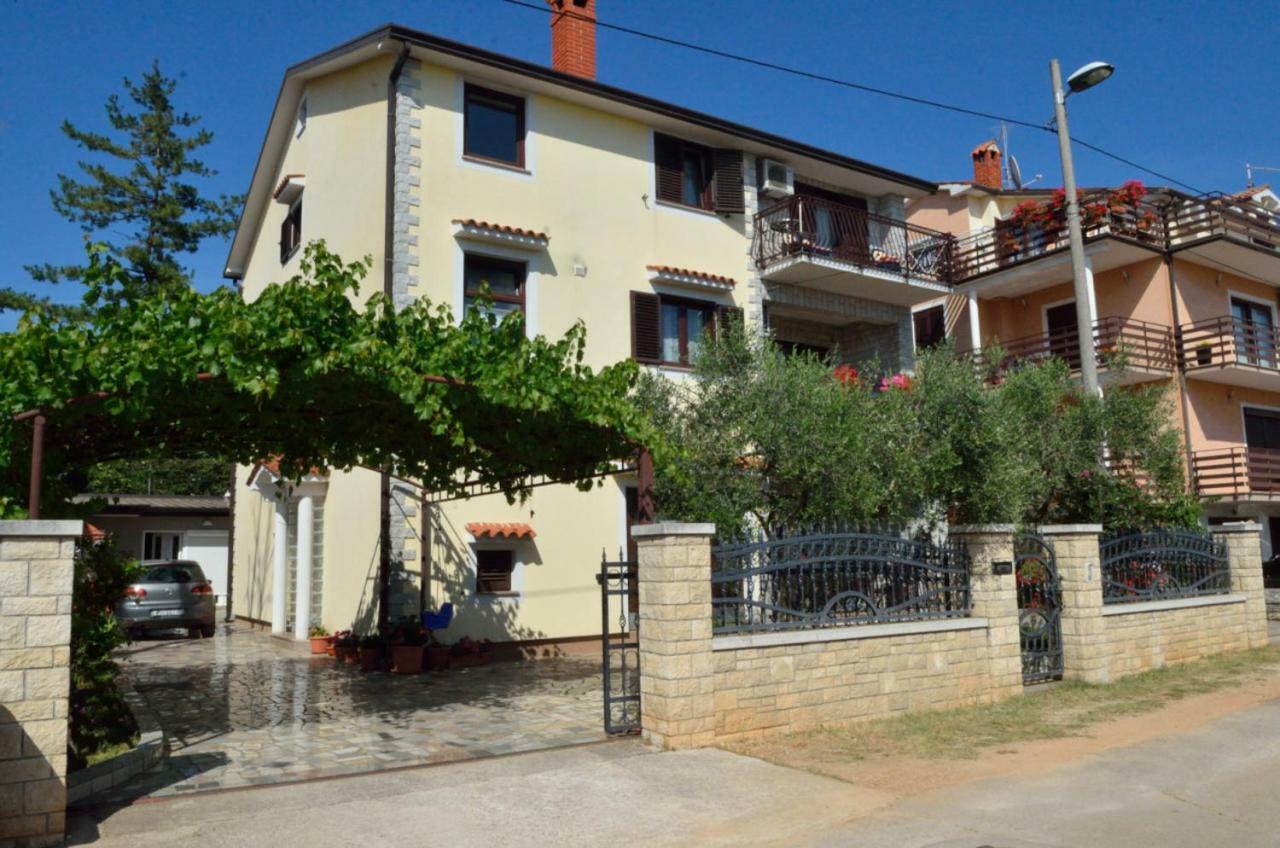 Apartments Ruza Umag Luaran gambar
