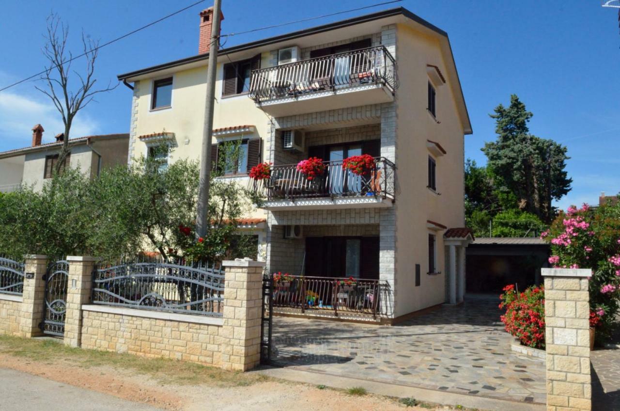 Apartments Ruza Umag Luaran gambar